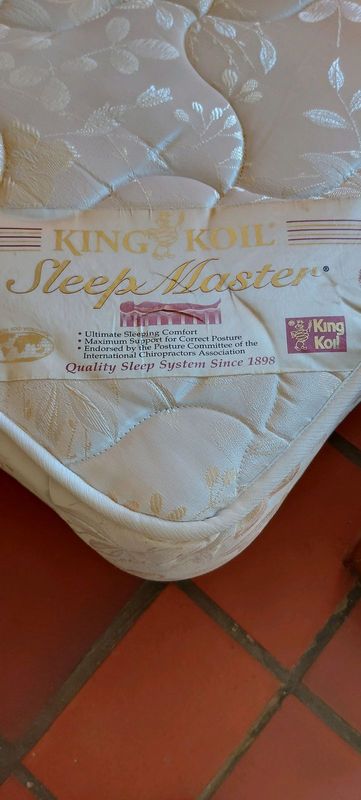 Bed set king koil single