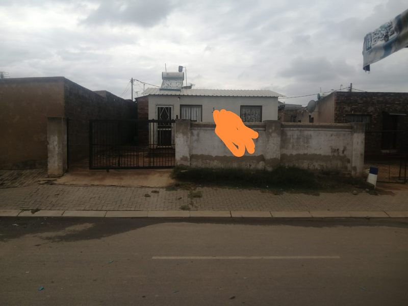 RDP WITH 3 OUTSIDE ROOMS FOR SALE IN IVORY PARK TEMBISA WITH TITLEDEED – CASH OR BOND