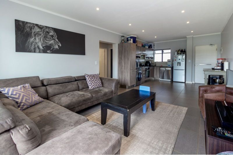 2 Bedroom apartment in Lonehill For Sale