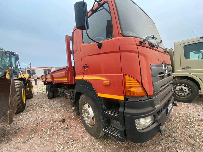 2007 Hino 700 12ton dropside,