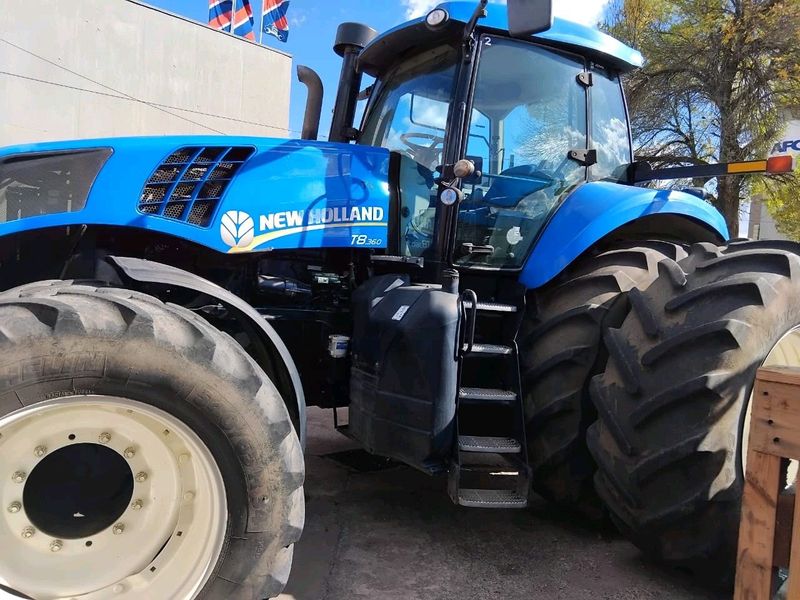 New holland t8