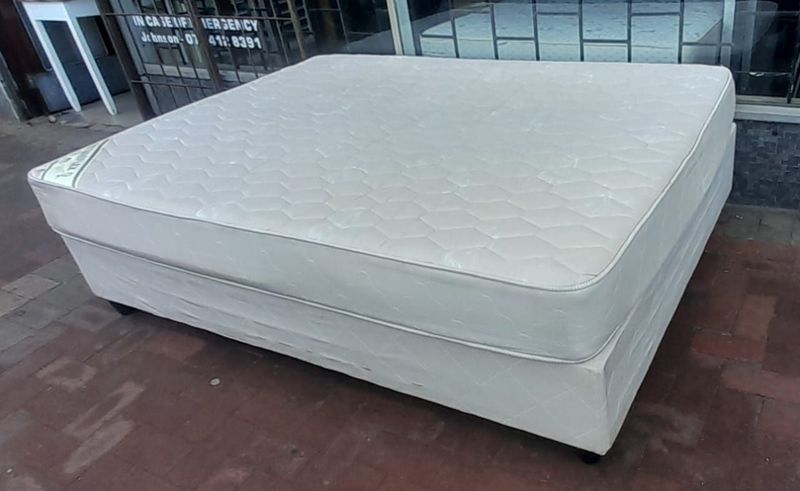 Double bed base &amp; mattress