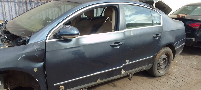 VW PASSAT STRIPPING FOR SPARES