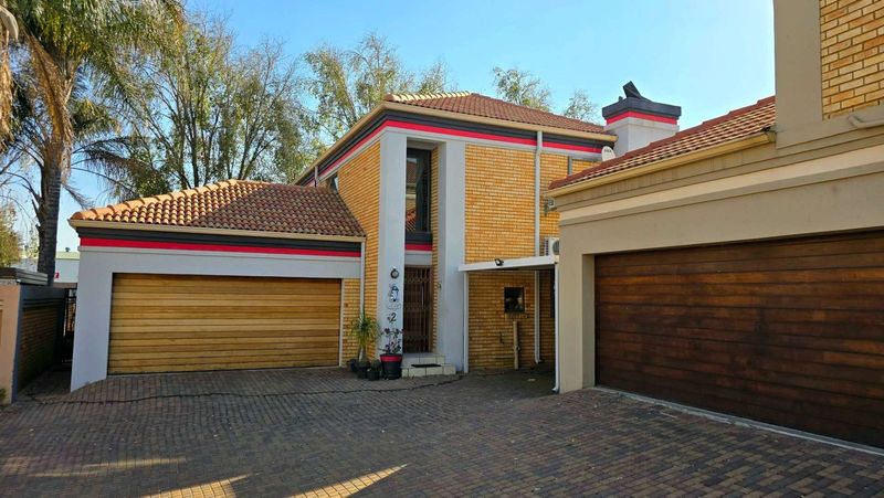 3 Bedroom Townhouse for Sale in Meyersdal