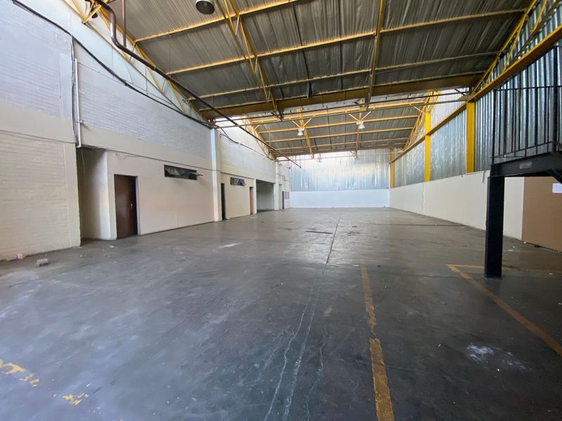 554m2 warehouse to let in Selby, Johannesburg
