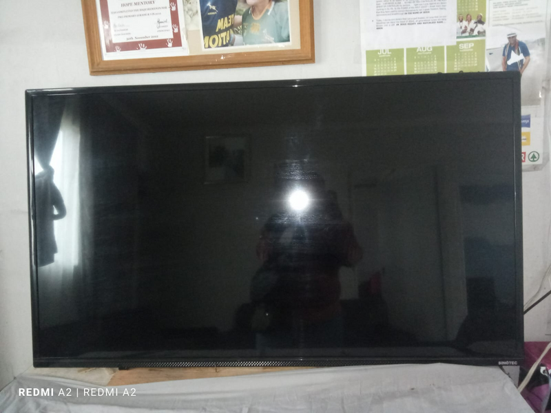 Sinotec 49cm flat screen tv