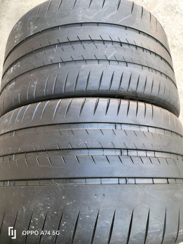 2x 325/30/21 Michelin pilot Sport cup 2