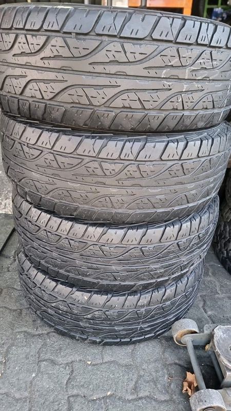 a good set of 265 70 16 Dunlop Grandtrek tyres available for sale