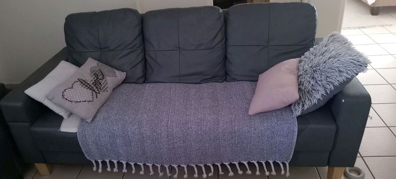 Couches for sale R1 500