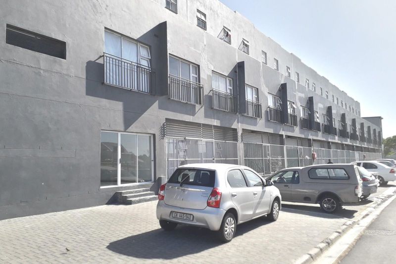 Large Studio apartment To Let at Amstel Terraces