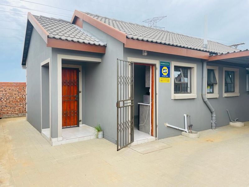 3 Bedroom House for sale in Mandela View