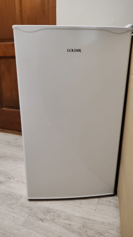 Goldair 130L bar fridge (white)