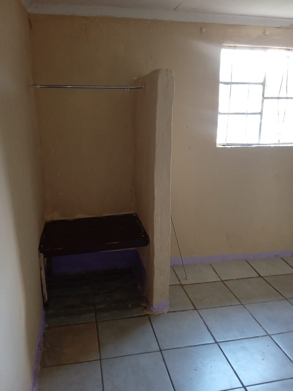 Beautiful Rms from R1900 with prvt bathroom, hot and cold water included , prepaid Electricity.
