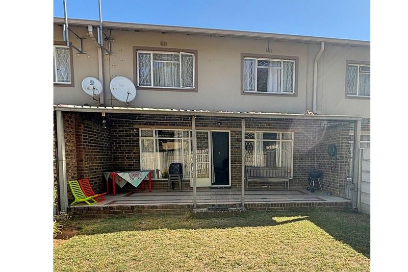 For rent:  Cosy 3 bedroom duplex townhouse in Sasolburg