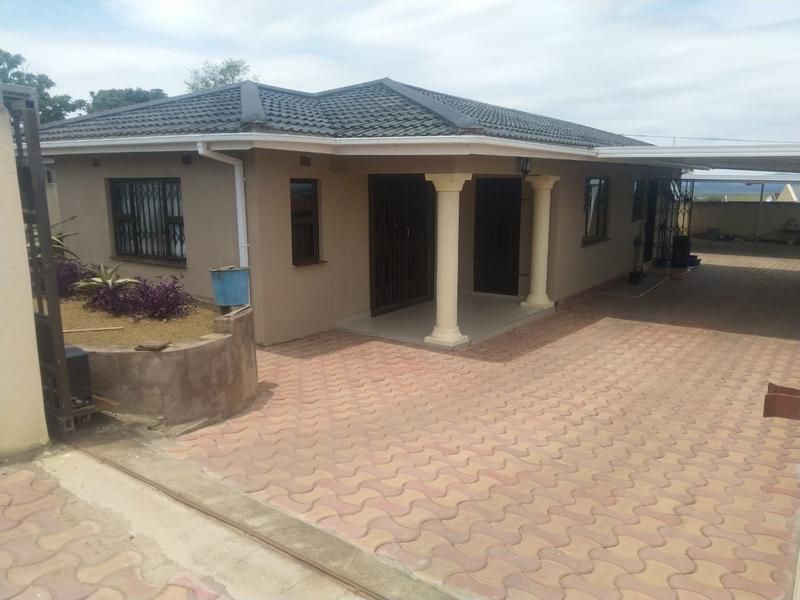 A stunning  House For Sale in the City of Heritage , Ondini , Ulundi D in Uteku Street