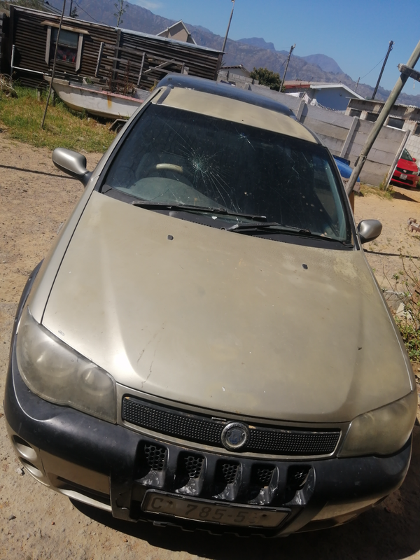 Fiat strada 1.6 16v for sale (spares)