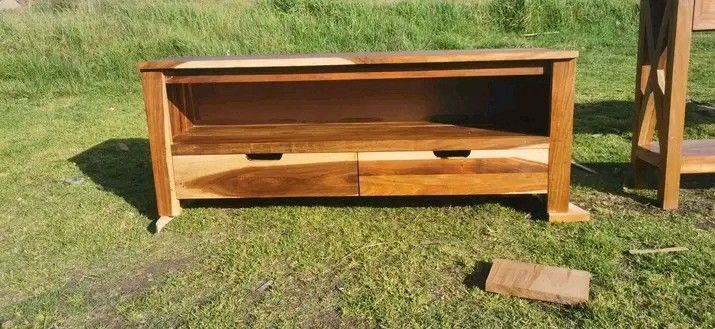 TV STAND MADE IN HARDWOOD