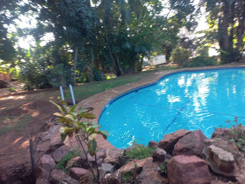 DBN NORTH / EAST VIEW RD / 2 BED 2 BATH 2 PARKING HOUSE R13 500pm