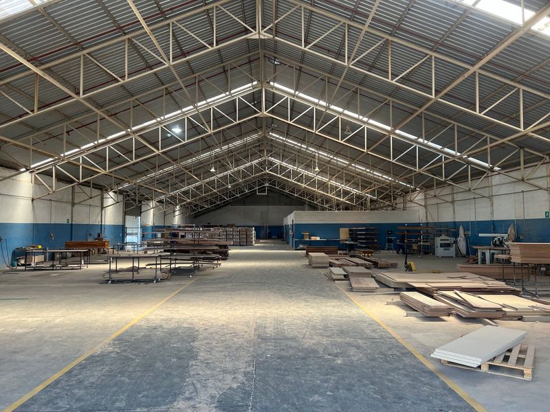 1888sqm Warehouse to let in Cato Ridge