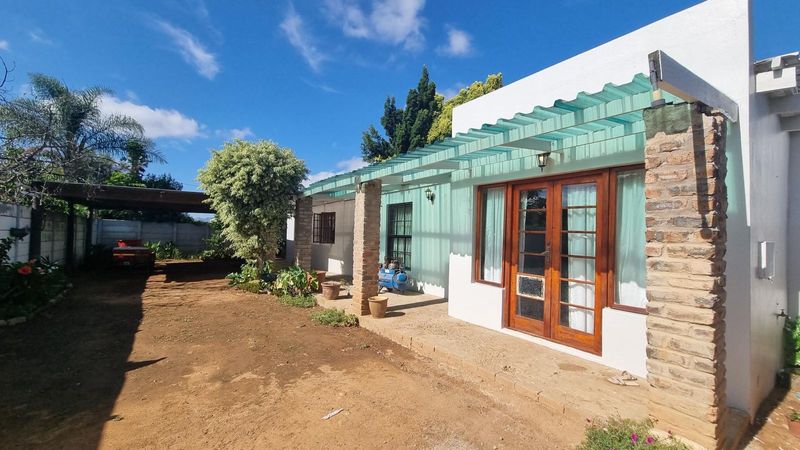 3-bedroom home situated in quiet central area of Robertson