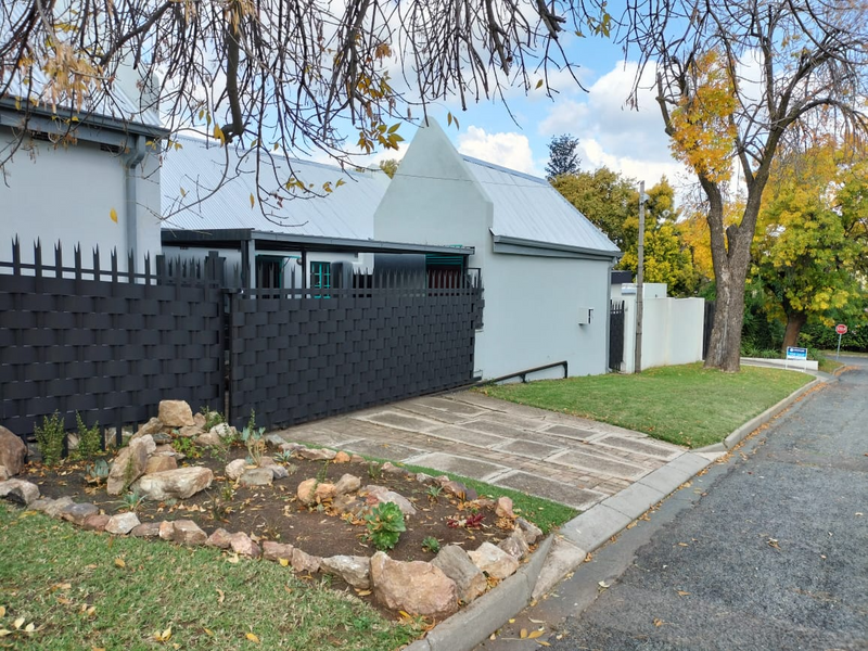 House to Rent in Northcliff area.