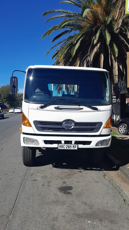 2005 8 TON HINO 15-257 DROPSIDE