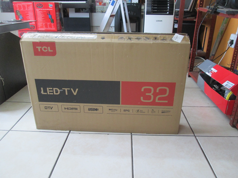 BRAND-NEW TCL 32INCH  LED TV IN GREAT CONDITION