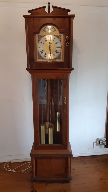 Grandfather clock beautiful Chimes                                       R 19000