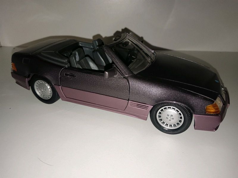 1989 mercedes benz 500 s l 1:18 die cast model car