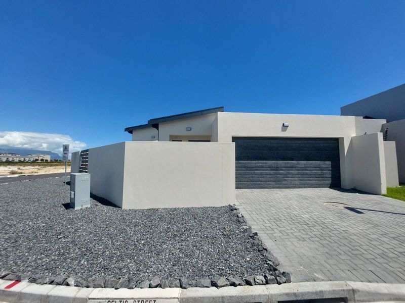 Brand new spacious single storey 4 bedroom house for sale