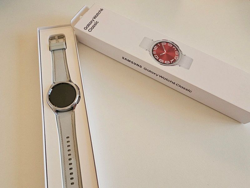 New Samsung Galaxy Watch 6 43mm Classic LTE