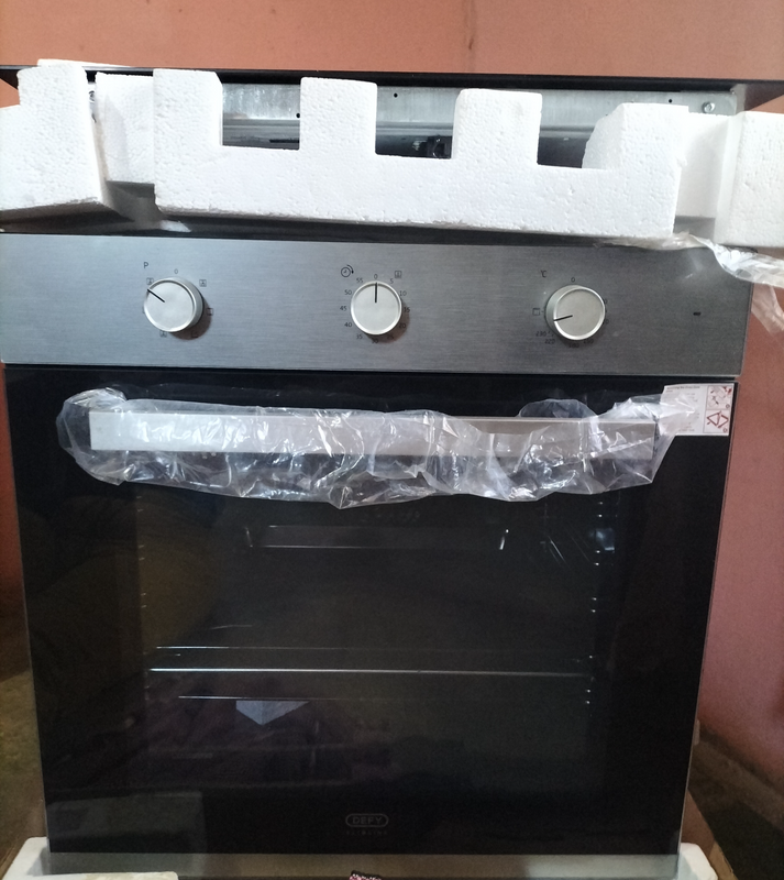 Build in oven and glass plate top (stove)