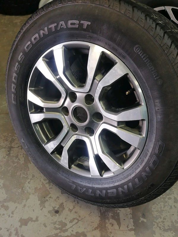 Ford Ranger Wildtrack 18inch Mag Rim (WITH USED TYRE)