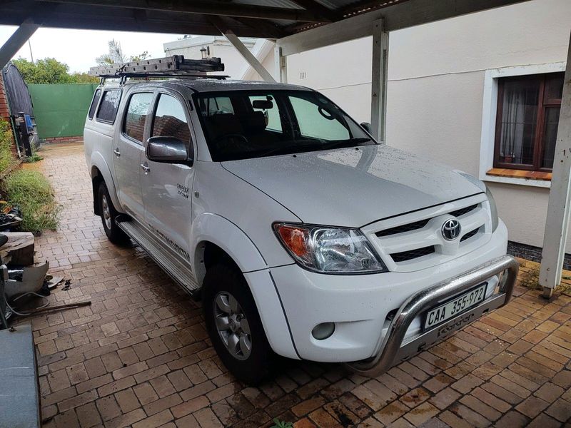 Toyota Hilux 2.7 vvti    R175 000