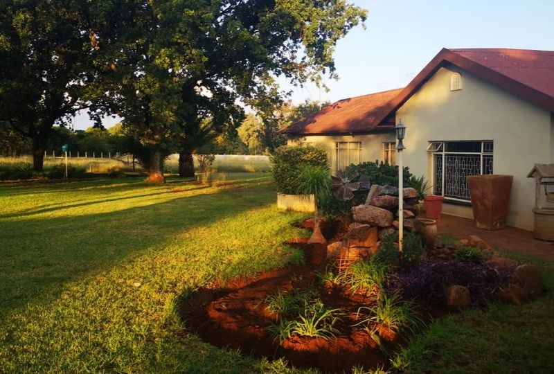 Small holding for sale - 2 km out of Vanderbijlpark town