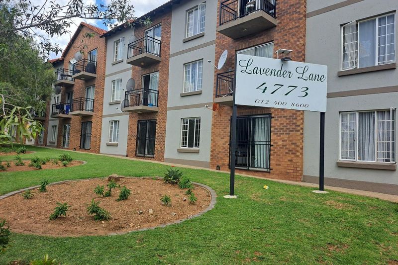 2 bed 1 bath sectional title unit is for sale in Kosmosdal Centurion