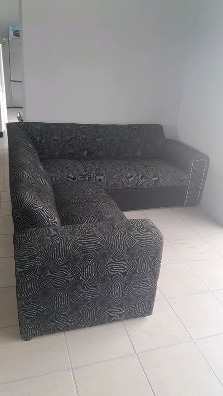 L shape patterned lounge sweet