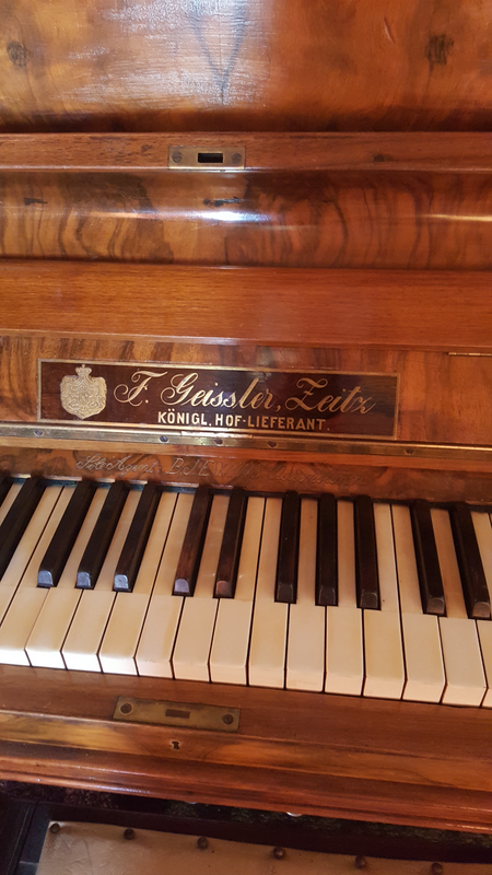 F. Geissler. Zeitz Konigl. Hof-Lieferant Upright Piano 1906 Serial number 13453