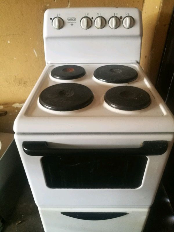 Defy 4 plate mini stove