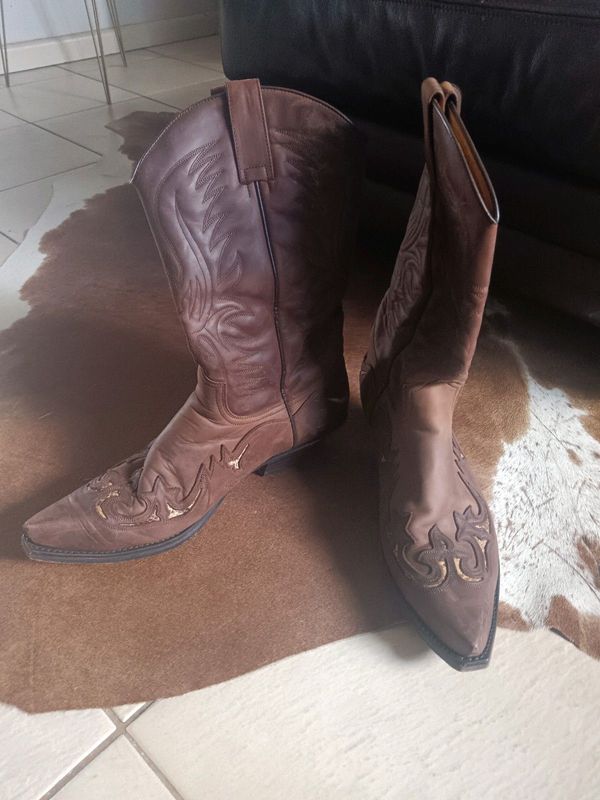 Spanish cowboy boots