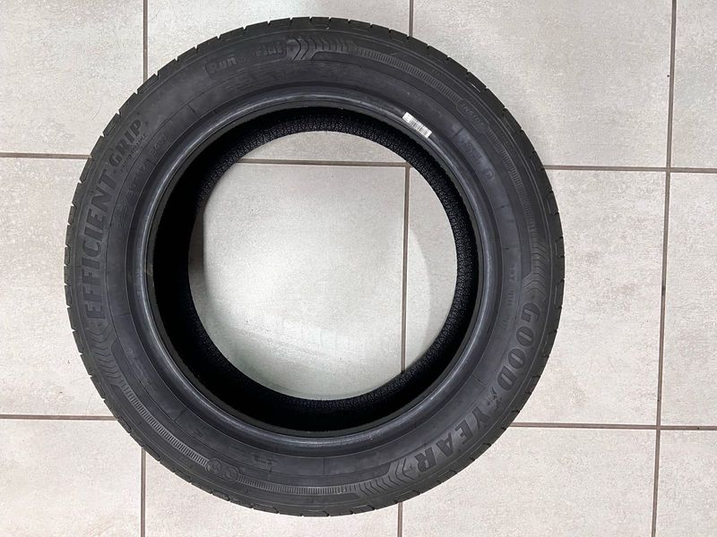 1x New Goodyear Tyre