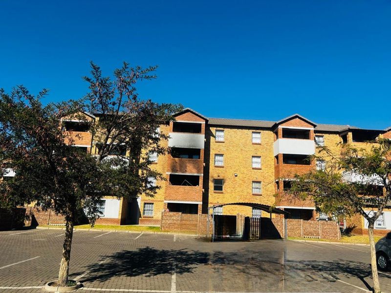 2 Bedroom Apartment For Sale Heuwelwoord