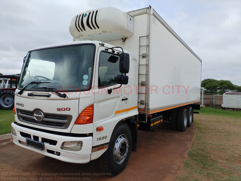 2011 - HINO 500_1626 TAG AXLE WITH 8.5M RAPID REFRIGERATED BOX BODY