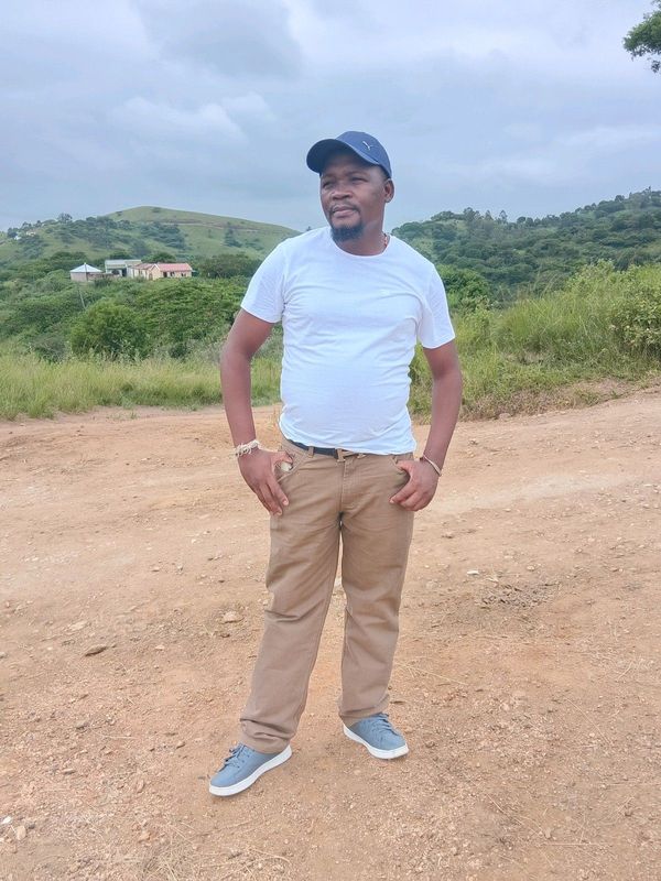 I am Siyabonga Mandlakhe Mhlongo looking job as driver