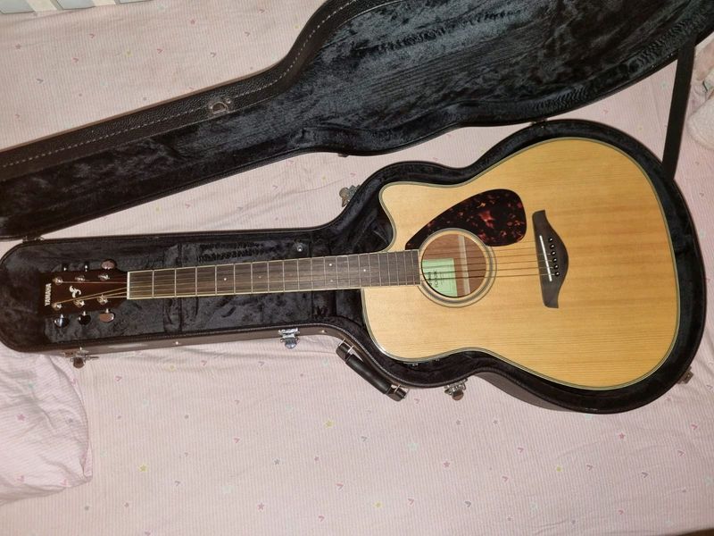 Yamaha f g x820 c acoustic guitar &amp; case