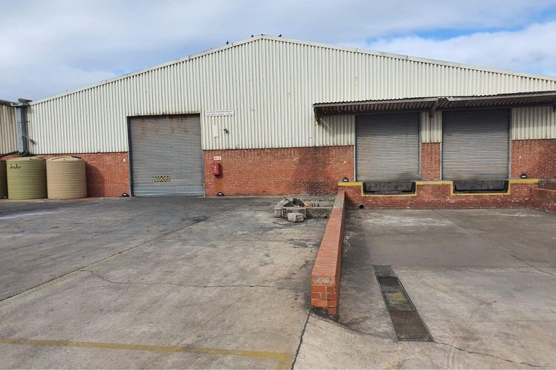 1380m2 Portal Style Warehouse To Let in Deal Party
