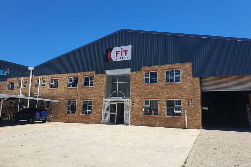 1200m2 Warehouse to Let in North End