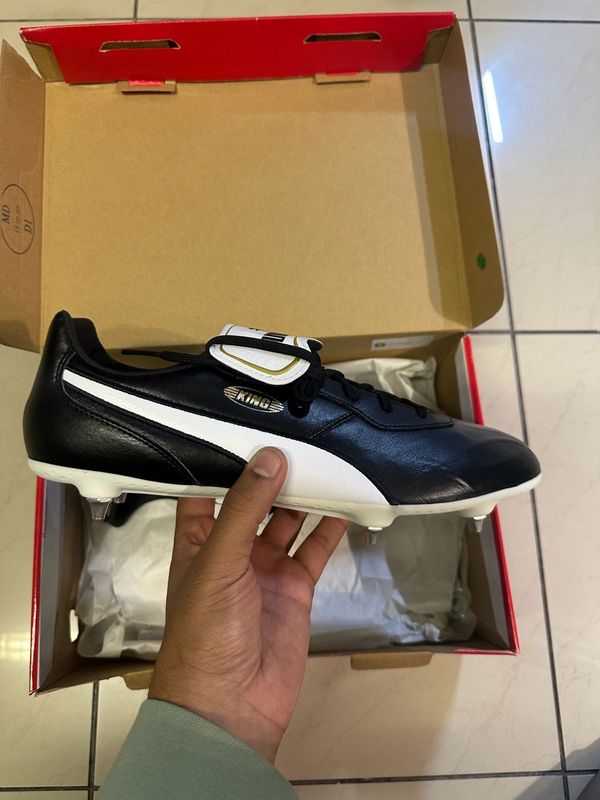 Puma rugby boots UK12 (BRAND NEW)