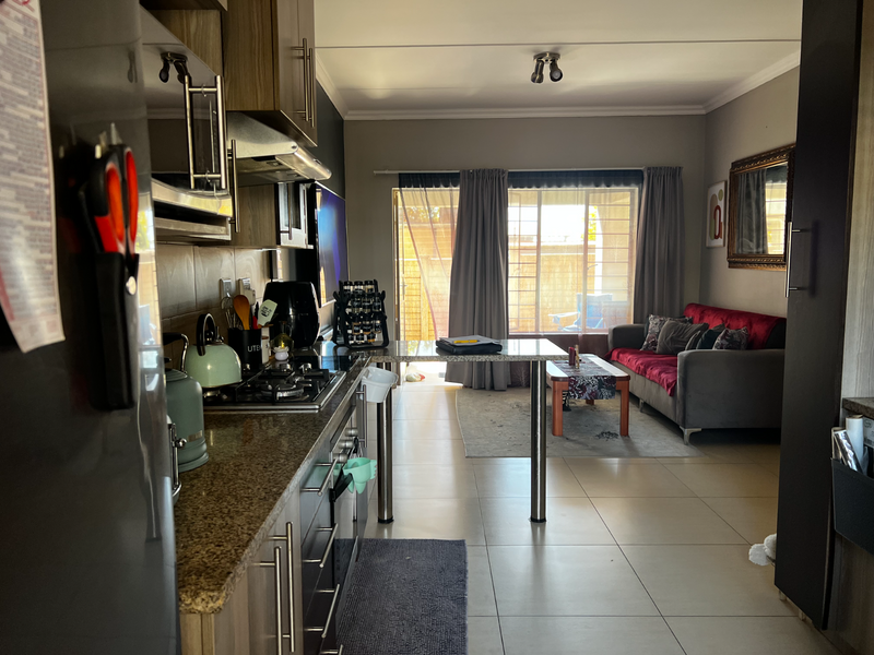 Discover Serenity and Convenience in Pretoria North&#39;s Finest Apartment
