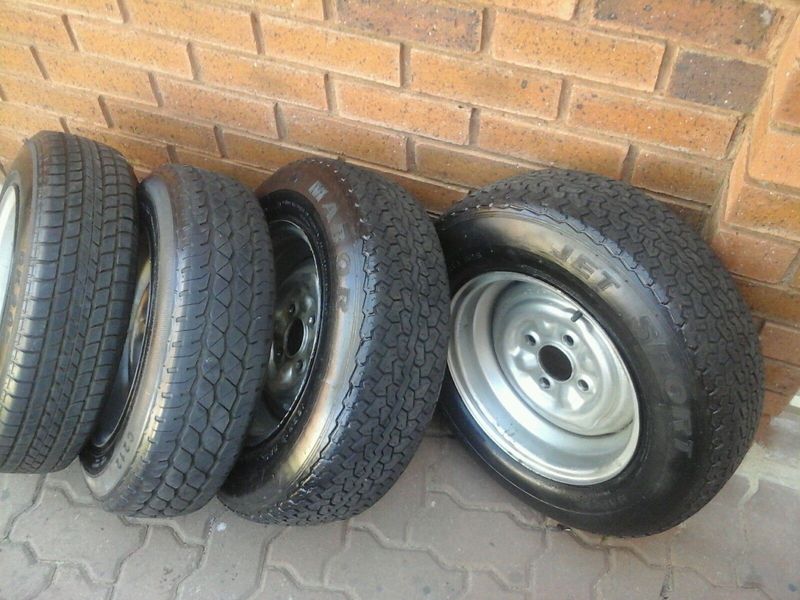 13inch   wheels to fit cortina  sierra  anglia n escort  good tyres all round   3800